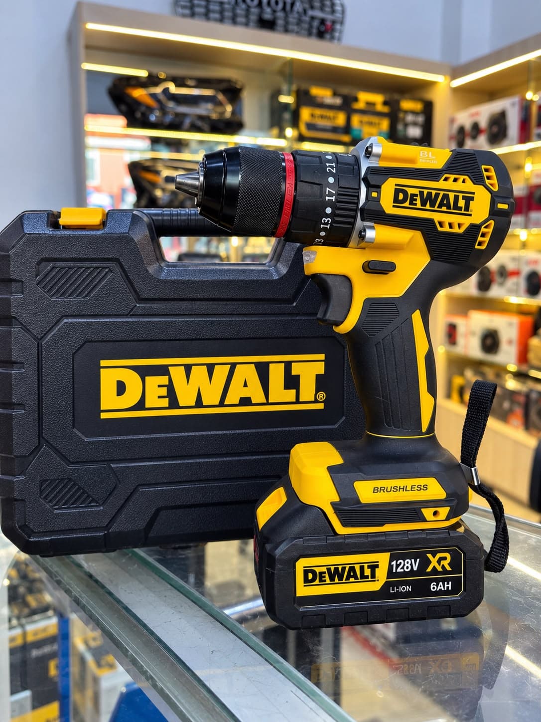 Taladro Percutor DEWALT 128V Brushless
